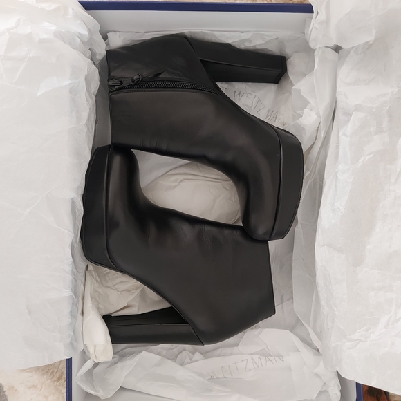 NEW! Stuart Weitzman Black Leather Ankle Boots - Picture 5 of 5
